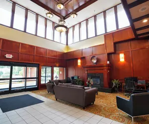 Photo 4 - Ramada by Wyndham Tukwila Southcenter