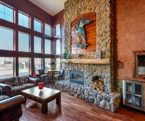 Photo 4 - Kathryn Riverfront Inn, an Ascend Collection Hotel