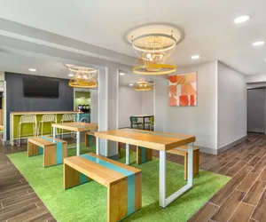Photo 3 - Spark by Hilton Knoxville North I-75