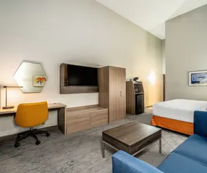 Photo 4 - Holiday Inn Express & Suites Phoenix - Mesa West, an IHG Hotel