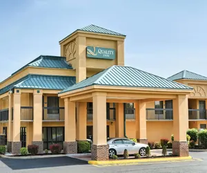 Photo 2 - Quality Inn Thornburg