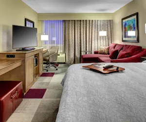 Photo 4 - Hampton Inn Miami-Coconut Grove/Coral Gables