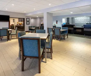 Photo 5 - Hampton Inn Dover