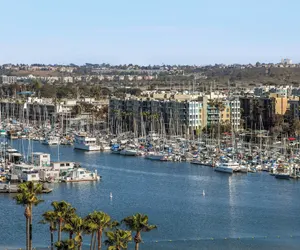 Photo 2 - Marriott Marina del Rey