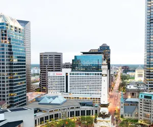 Photo 2 - Sheraton Indianapolis City Centre Hotel