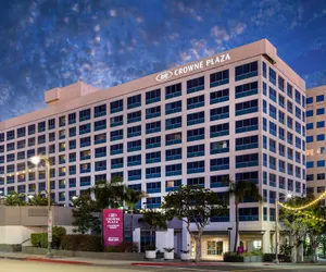 Photo 2 - Crowne Plaza Los Angeles Harbor Hotel, an IHG Hotel