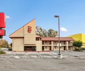 Photo 2 - Red Roof Inn Santa Ana