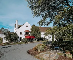 Photo 2 - La Tourelle Inn & Spa