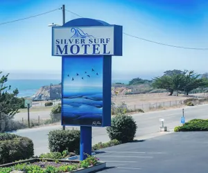 Photo 2 - Silver Surf Motel