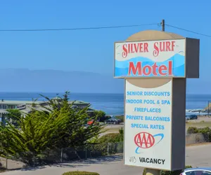 Photo 2 - Silver Surf Motel