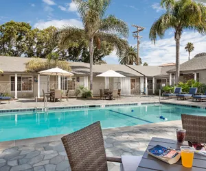 Photo 2 - Holiday Inn Express & Suites La Jolla – Windansea Beach by IHG