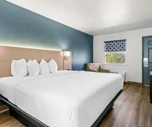 Photo 2 - Rodeway Inn