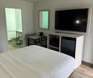 Photo 5 - Rodeway Inn