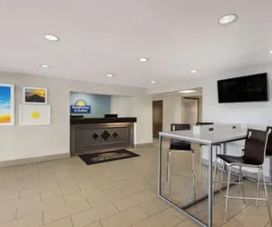 Photo 4 - Days Inn & Suites by Wyndham Kansas City South
