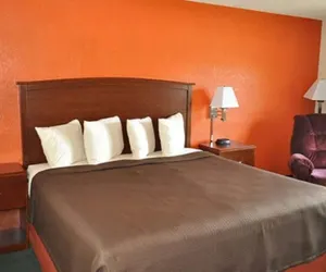 Photo 5 - AmericInn by Wyndham Plymouth