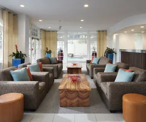 Photo 2 - Coconut Waikiki Hotel