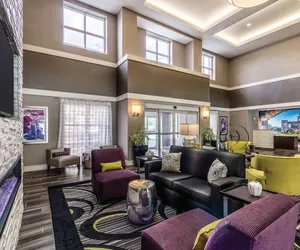 Photo 4 - La Quinta Inn & Suites by Wyndham San Antonio Downtown