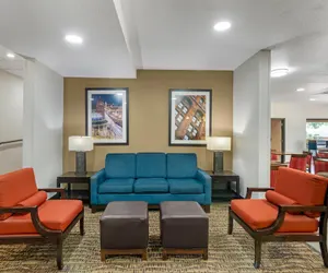 Photo 4 - Comfort Inn & Suites Kansas City - Northeast