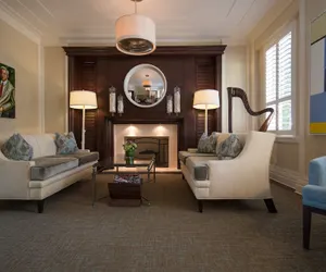 Photo 3 - The Pillars Hotel & Club