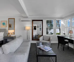 Photo 4 - The Pillars Hotel & Club