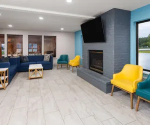 Photo 4 - Days Inn by Wyndham Eagle River