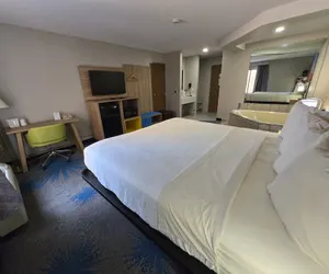 Photo 3 - Days Inn by Wyndham Eagle River
