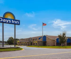 Photo 2 - Days Inn by Wyndham Eagle River