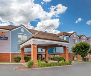 Photo 2 - Comfort Inn & Suites