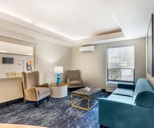 Photo 5 - Comfort Inn & Suites