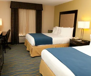 Photo 5 - Holiday Inn Express & Suites Bloomington - Normal, an IHG Hotel