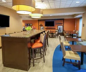 Photo 4 - Hampton Inn Metairie