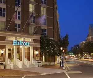 Photo 2 - Hilton Alexandria Old Town