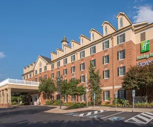 Photo 2 - Holiday Inn Express State College at Williamsburg Square, an IHG Hotel