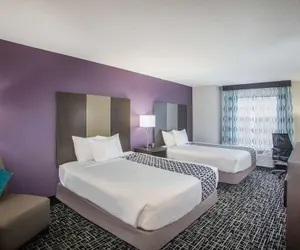 Photo 5 - La Quinta Inn & Suites by Wyndham Pontoon Beach