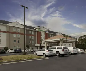 Photo 2 - Holiday Inn Express Myrtle Beach-Broadway at the Beach by IHG