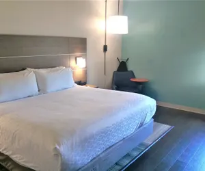 Photo 5 - Holiday Inn Express Myrtle Beach-Broadway at the Beach by IHG
