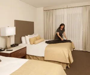 Photo 4 - InterContinental Suites Hotel Cleveland by IHG