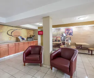 Photo 3 - Red Roof Inn Hagerstown - Williamsport, MD