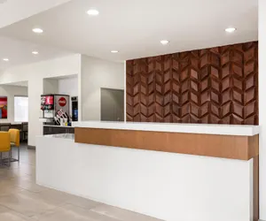 Photo 5 - Best Western El Paso Airport Entrada Hotel