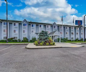 Photo 2 - Motel 6 Sutherlin, OR