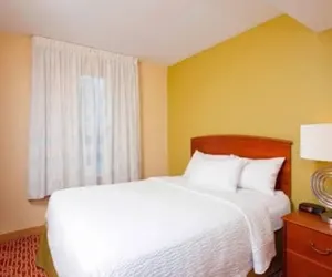 Photo 3 - MainStay Suites Bloomington near University