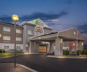 Photo 2 - Holiday Inn Express & Suites Ogden by IHG