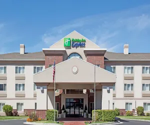 Photo 2 - Holiday Inn Express & Suites Ogden, an IHG Hotel