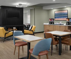 Photo 4 - Hampton Inn Butte