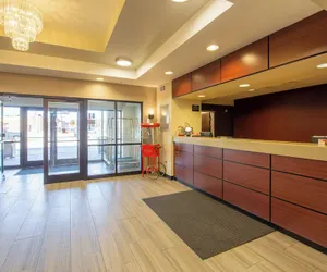 Photo 3 - Red Roof Inn & Suites Indianapolis Airport