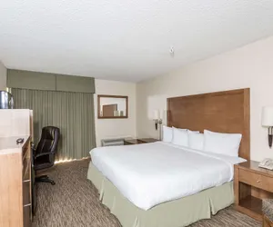 Photo 5 - Days Hotel by Wyndham Peoria Glendale Area