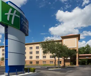 Photo 2 - Holiday Inn Express Suites Plant City by IHG