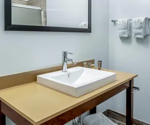 Photo 5 - Riverview Inn & Suites, an Ascend Collection Hotel