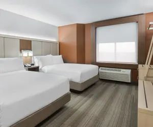 Photo 4 - Holiday Inn Express & Suites Nearest Universal Orlando by IHG