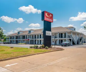 Photo 2 - Econolodge Tupelo